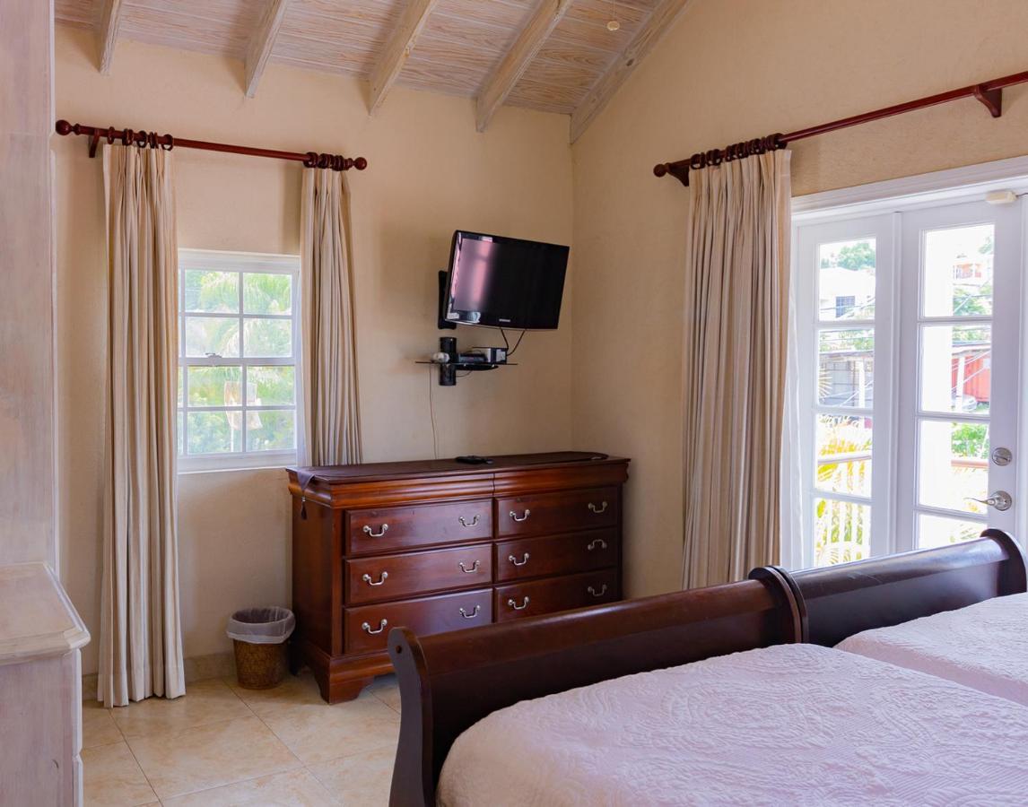 Bianca Bay 3 Bedroom West Coast Beach Front Villa Сент-Джеймс Экстерьер фото